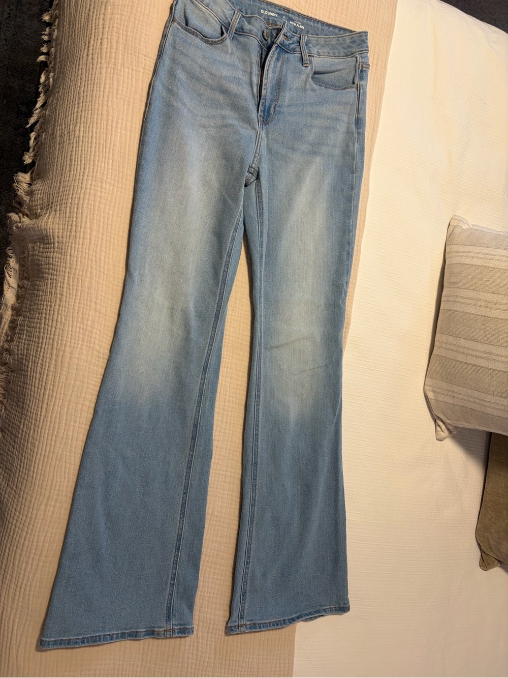 Old Navy Light Wash Flared Jeans in Blue